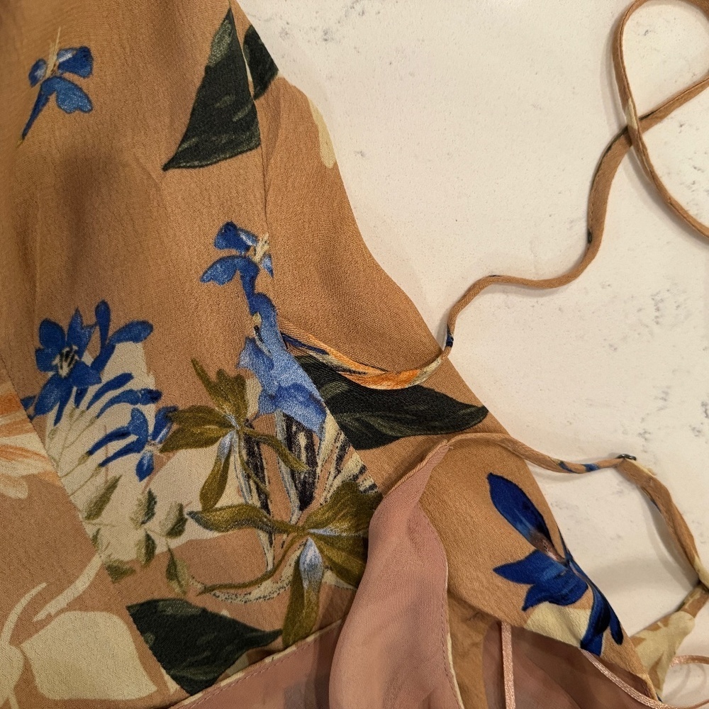 ASTR THE LABEL | Sleeveless floral midi wrap dress - Picture 10 of 10